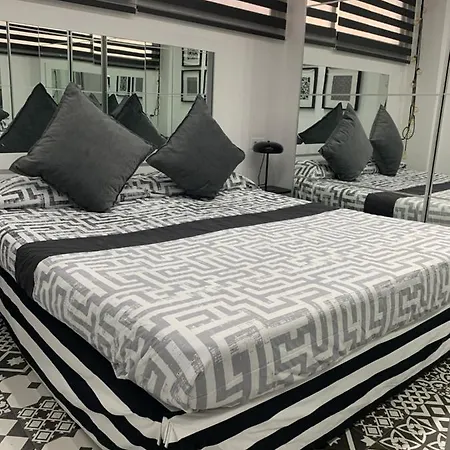 Yumboparadise بلايا ديل إنغلز